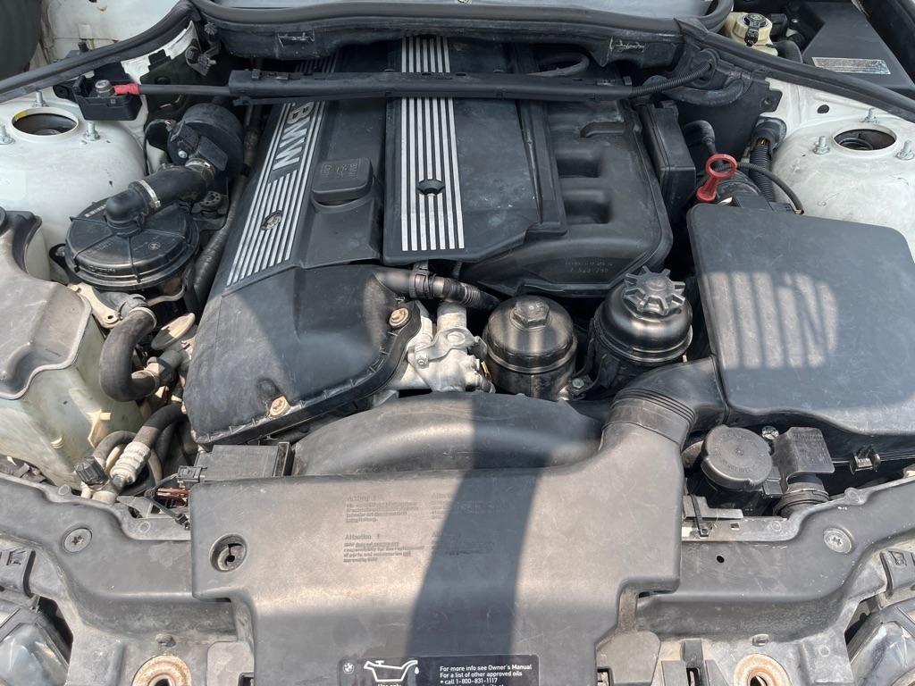 BMW 3-Series 325i Sedan 2005