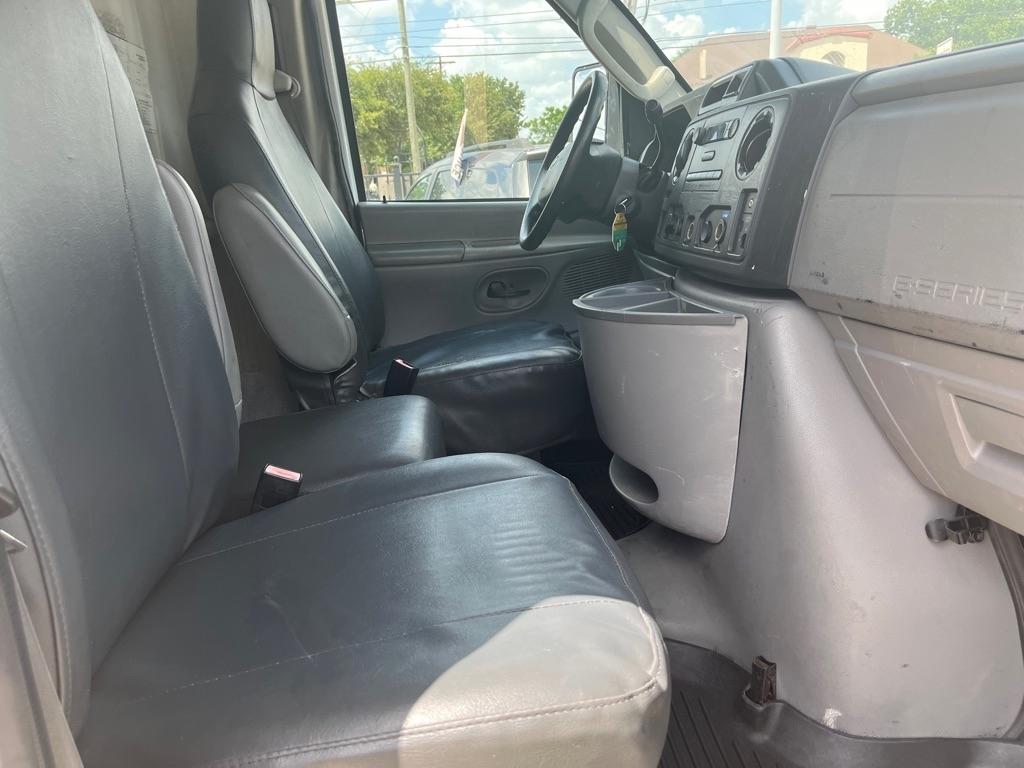 Ford Econoline E450 2012