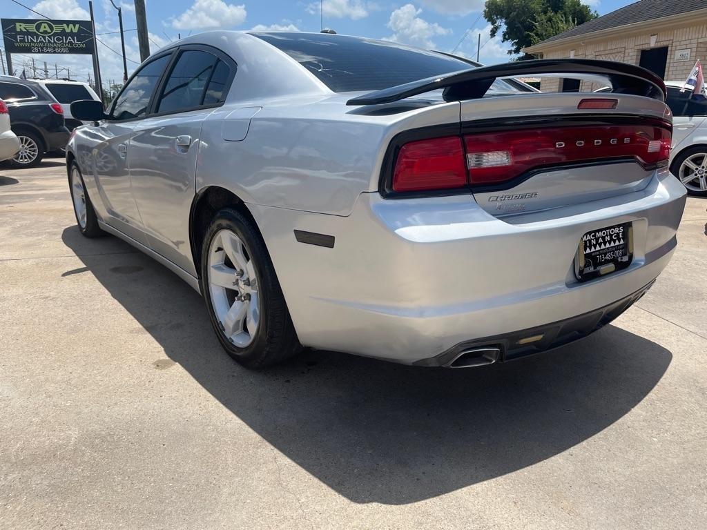 Dodge Charger SE 2012