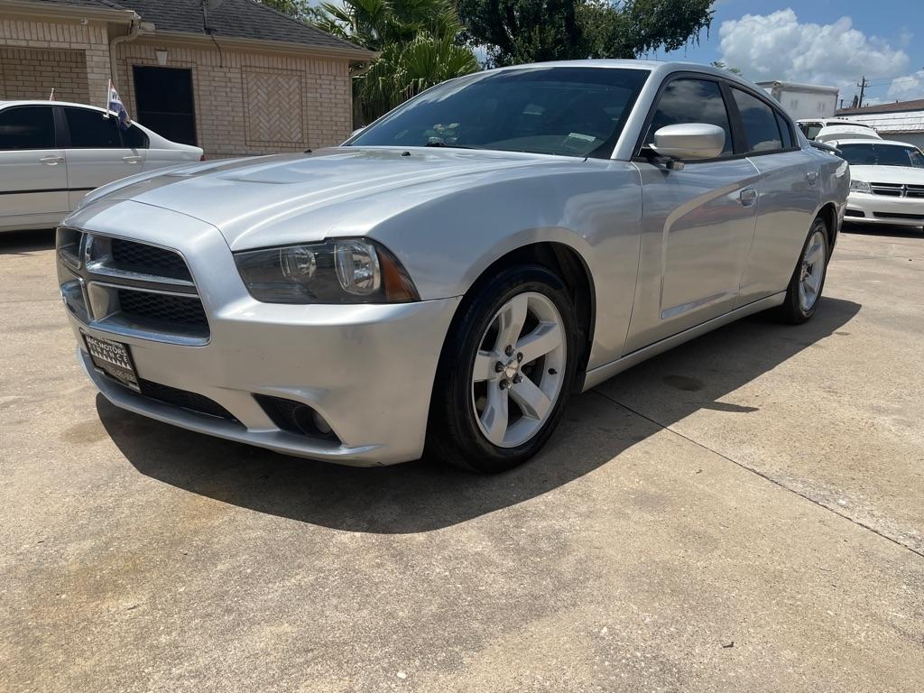Dodge Charger SE 2012