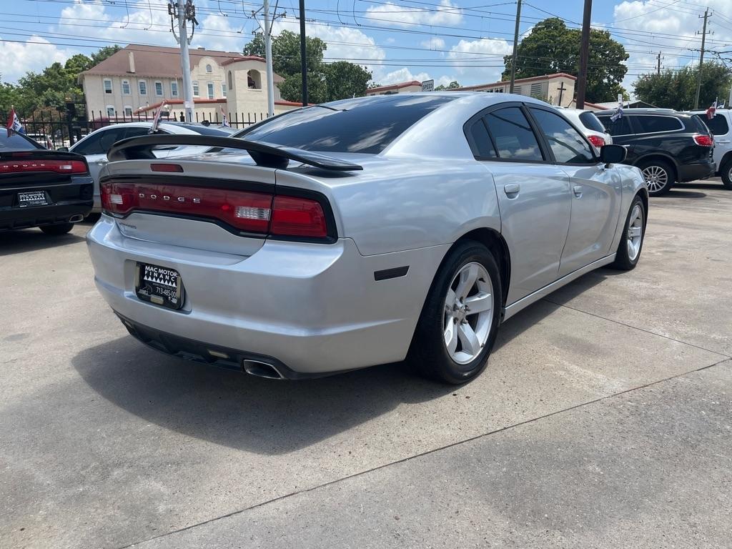 Dodge Charger SE 2012