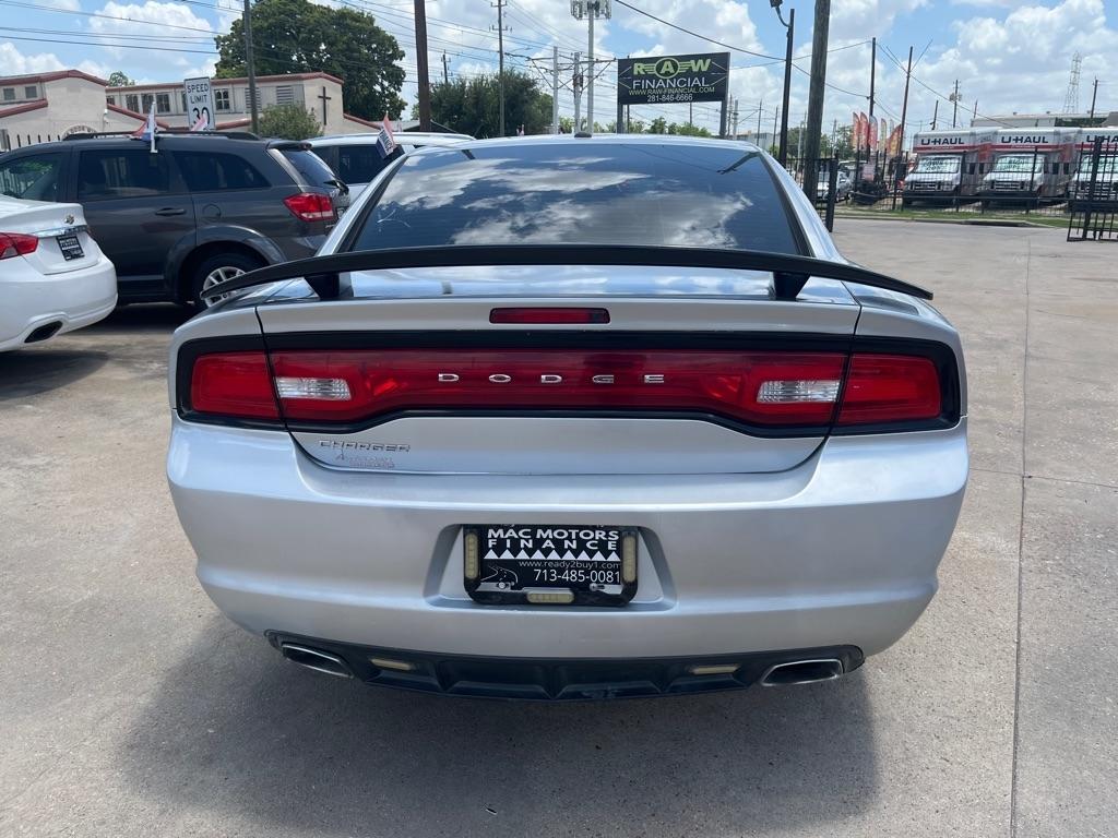Dodge Charger SE 2012