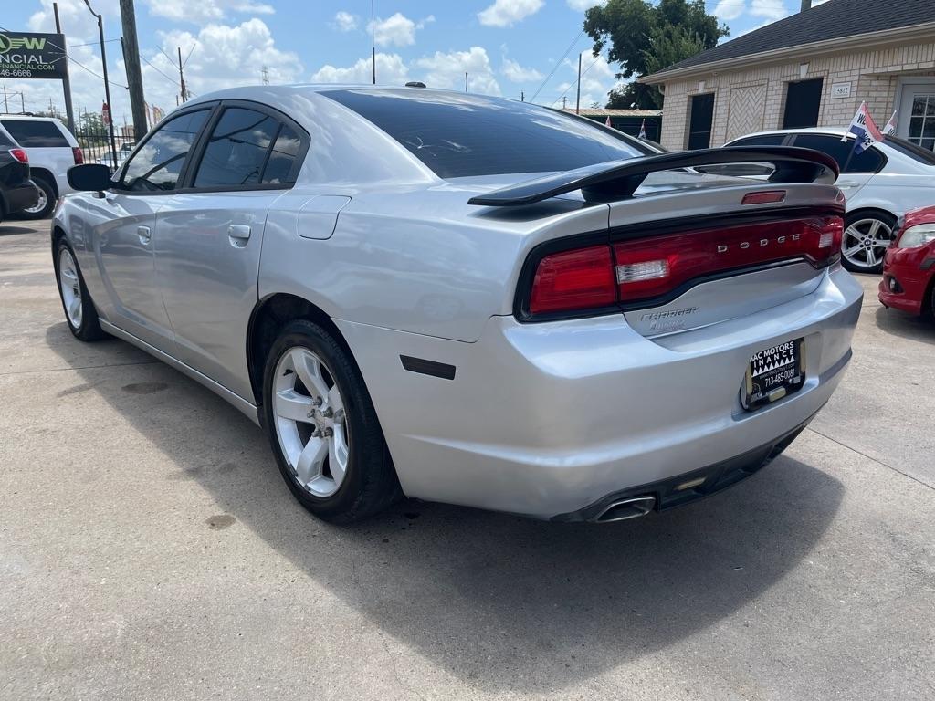 Dodge Charger SE 2012