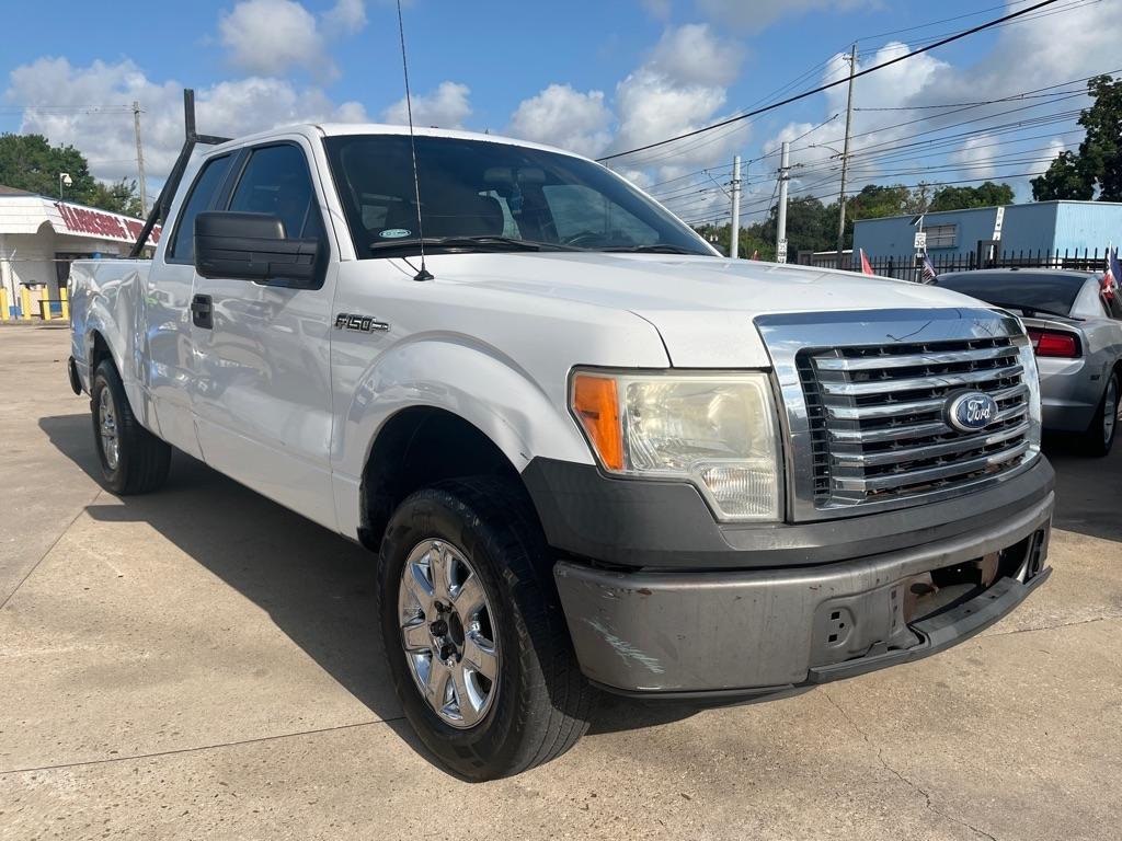 2012 Ford F-150 XL SuperCab 8-ft. Bed 2WD