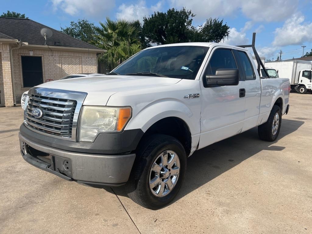 Ford F-150 XL SuperCab 8-ft. Bed 2WD 2012