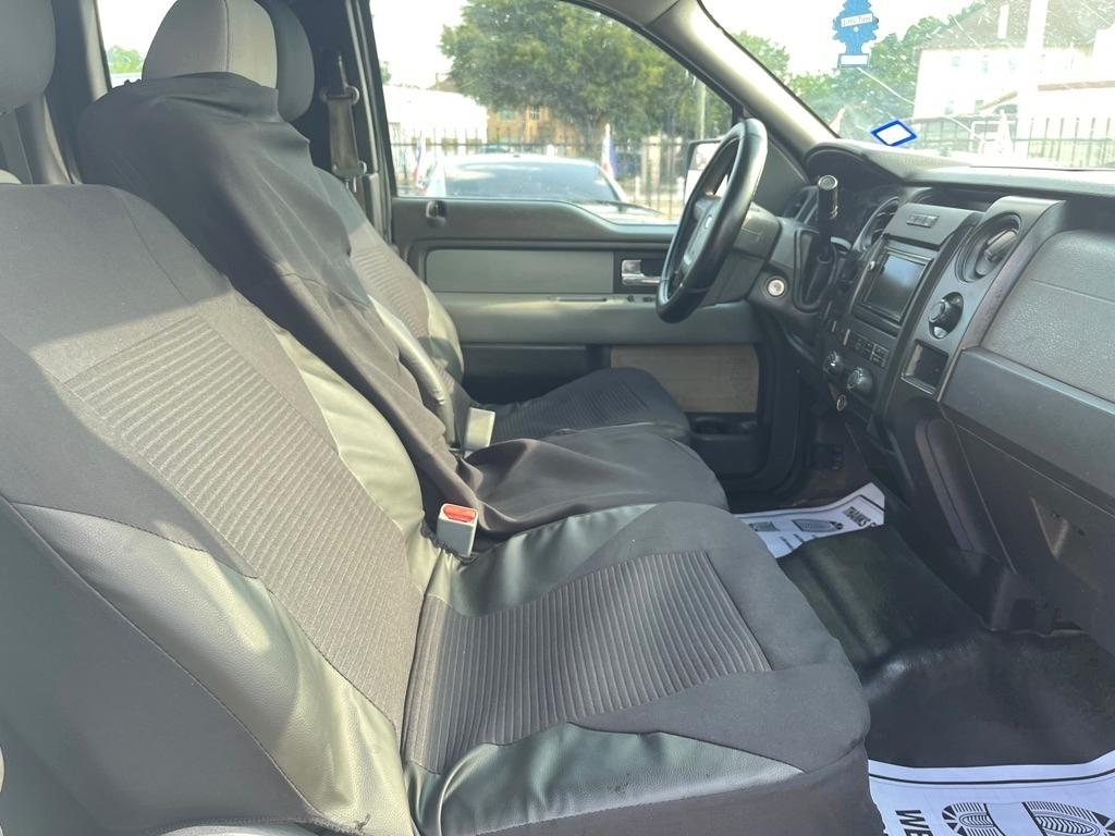 Ford F-150 XL SuperCab 8-ft. Bed 2WD 2012