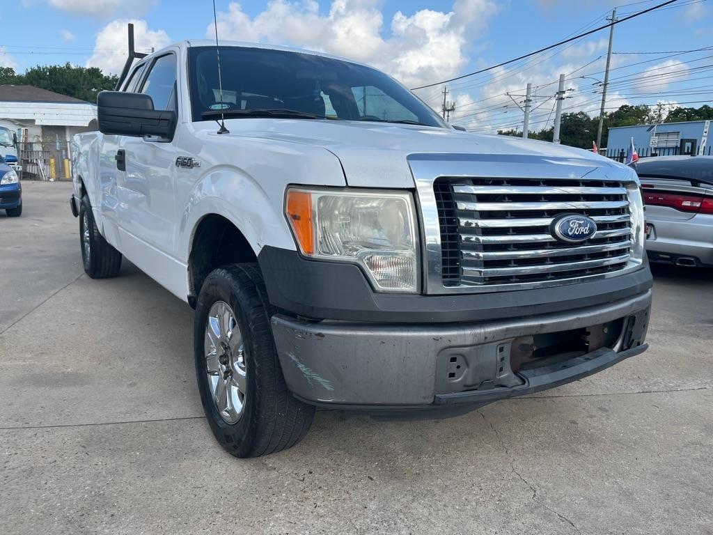 Ford F-150 XL SuperCab 8-ft. Bed 2WD 2012