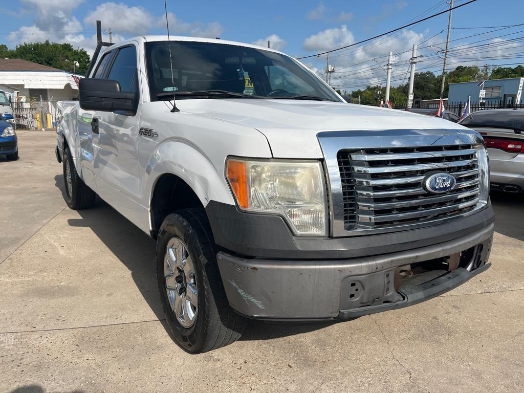 Ford F-150 XL SuperCab 8-ft. Bed 2WD 2012