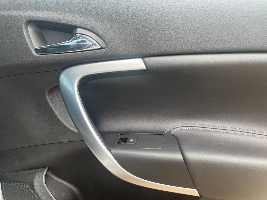 Buick Regal Turbo FWD 2014
