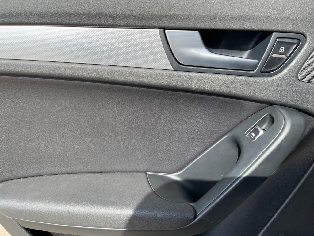 Audi A4 2.0T Sedan quattro Tiptronic 2013