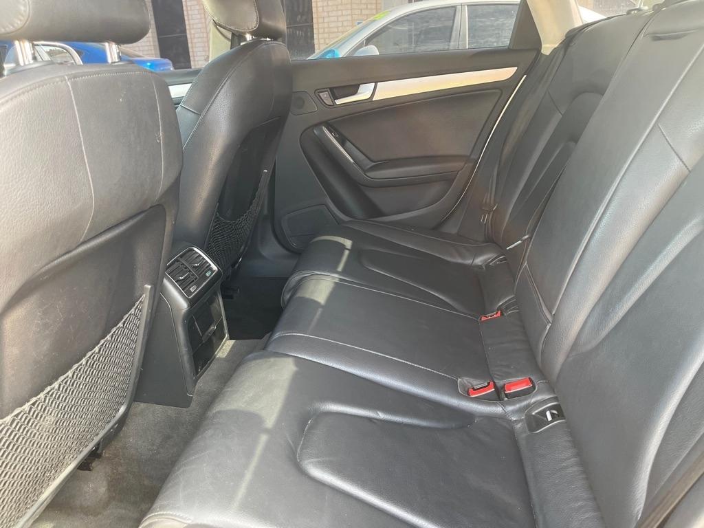 Audi A4 2.0T Sedan quattro Tiptronic 2013