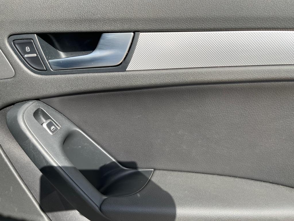 Audi A4 2.0T Sedan quattro Tiptronic 2013