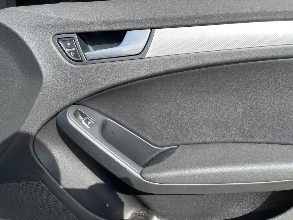 Audi A4 2.0T Sedan quattro Tiptronic 2013