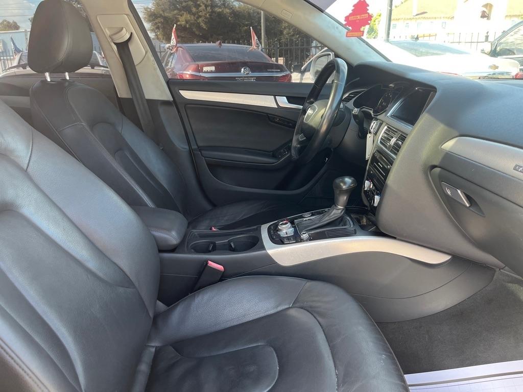 Audi A4 2.0T Sedan quattro Tiptronic 2013
