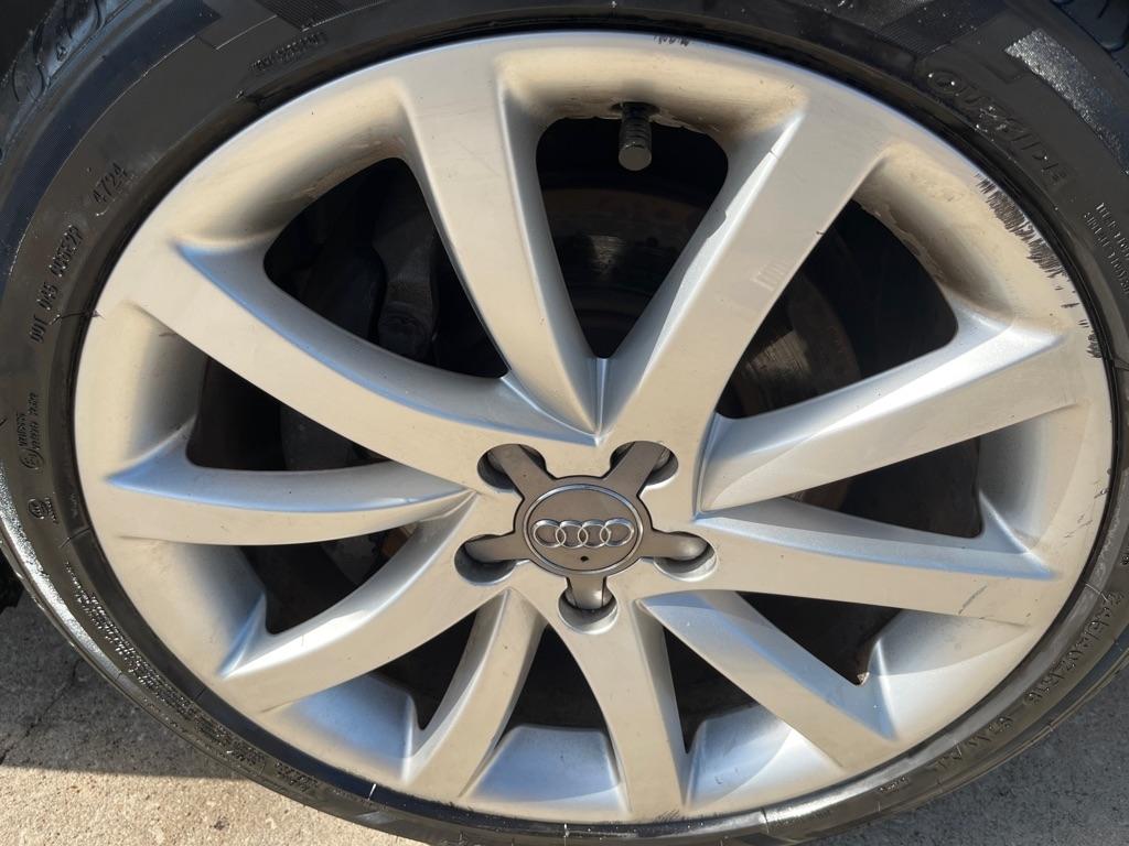 Audi A4 2.0T Sedan quattro Tiptronic 2013