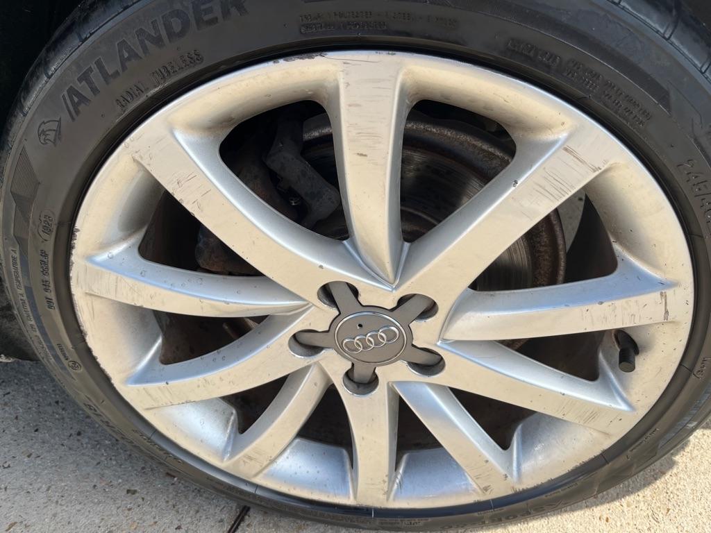 Audi A4 2.0T Sedan quattro Tiptronic 2013