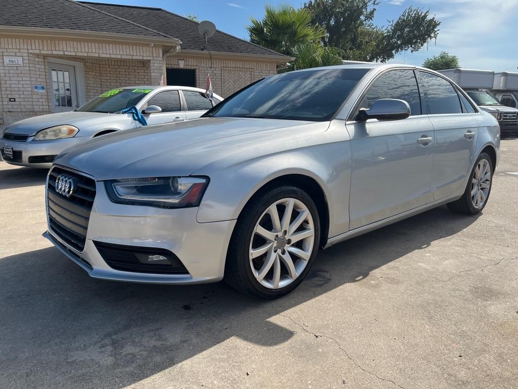 Audi A4 2.0T Sedan quattro Tiptronic 2013