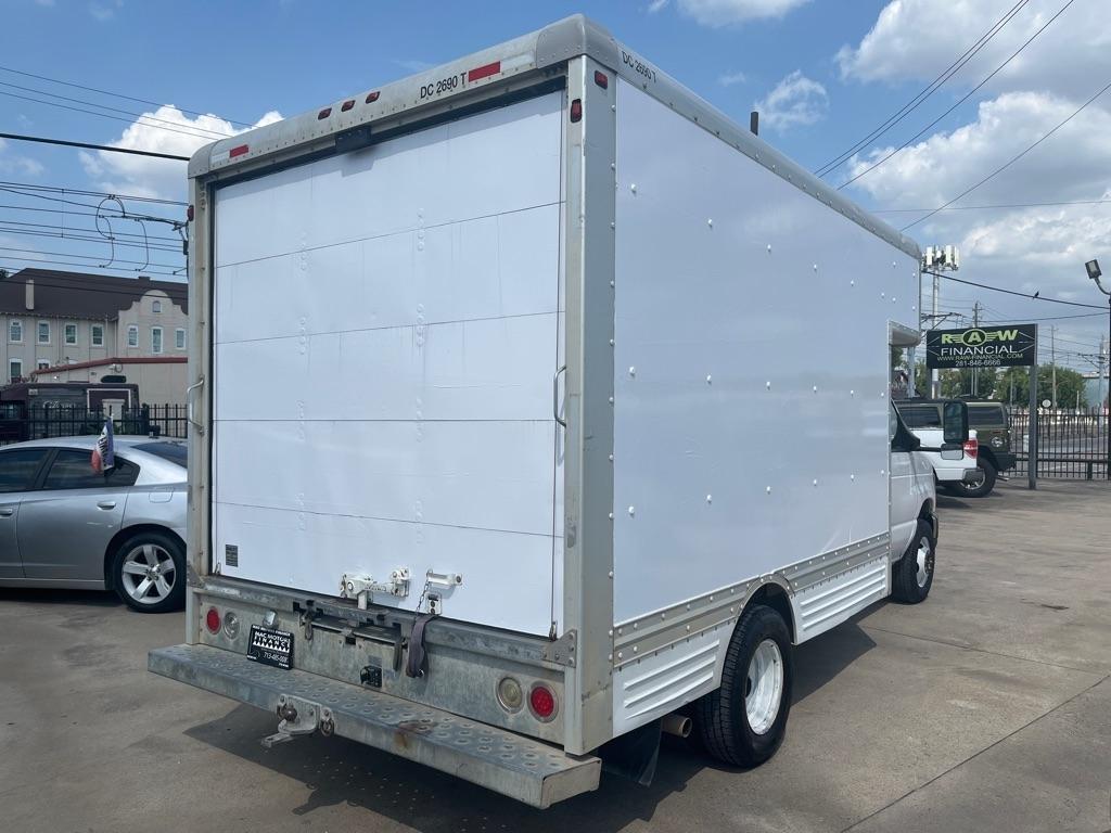 Ford Econoline E-450 2008