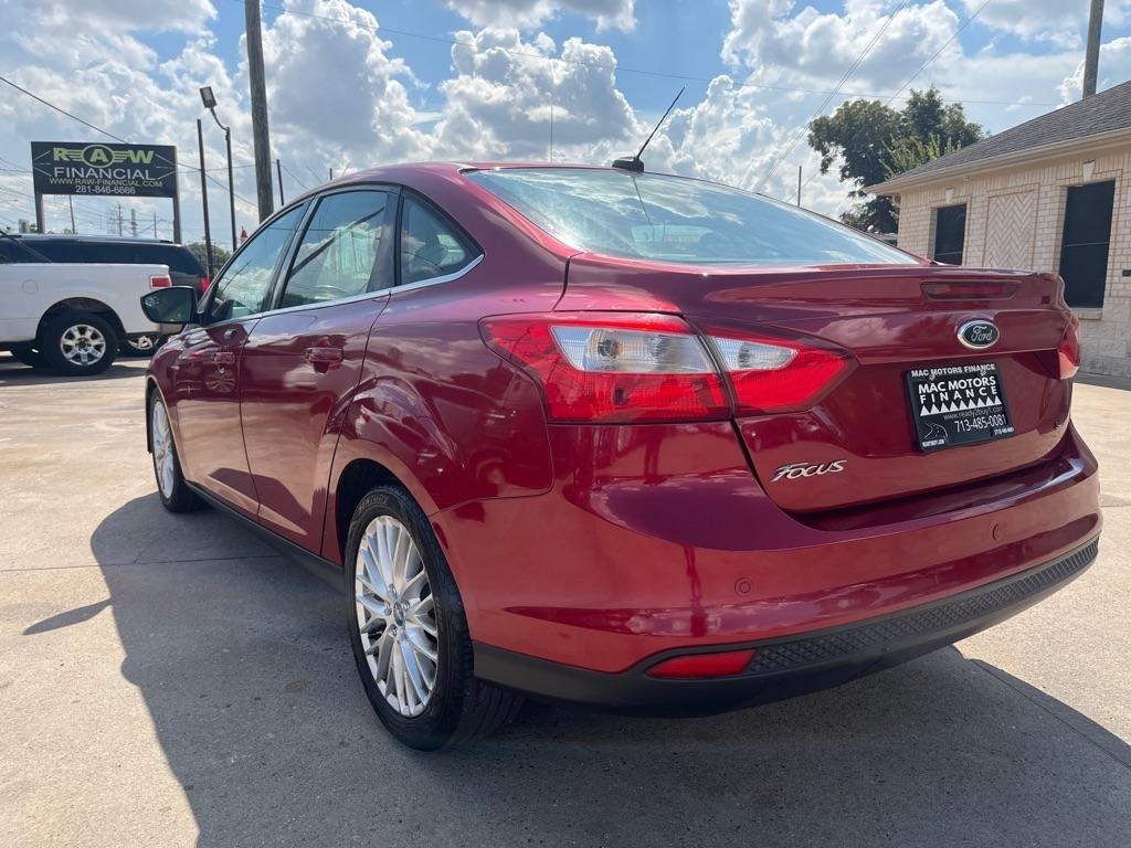 Ford Focus SEL Sedan 2012