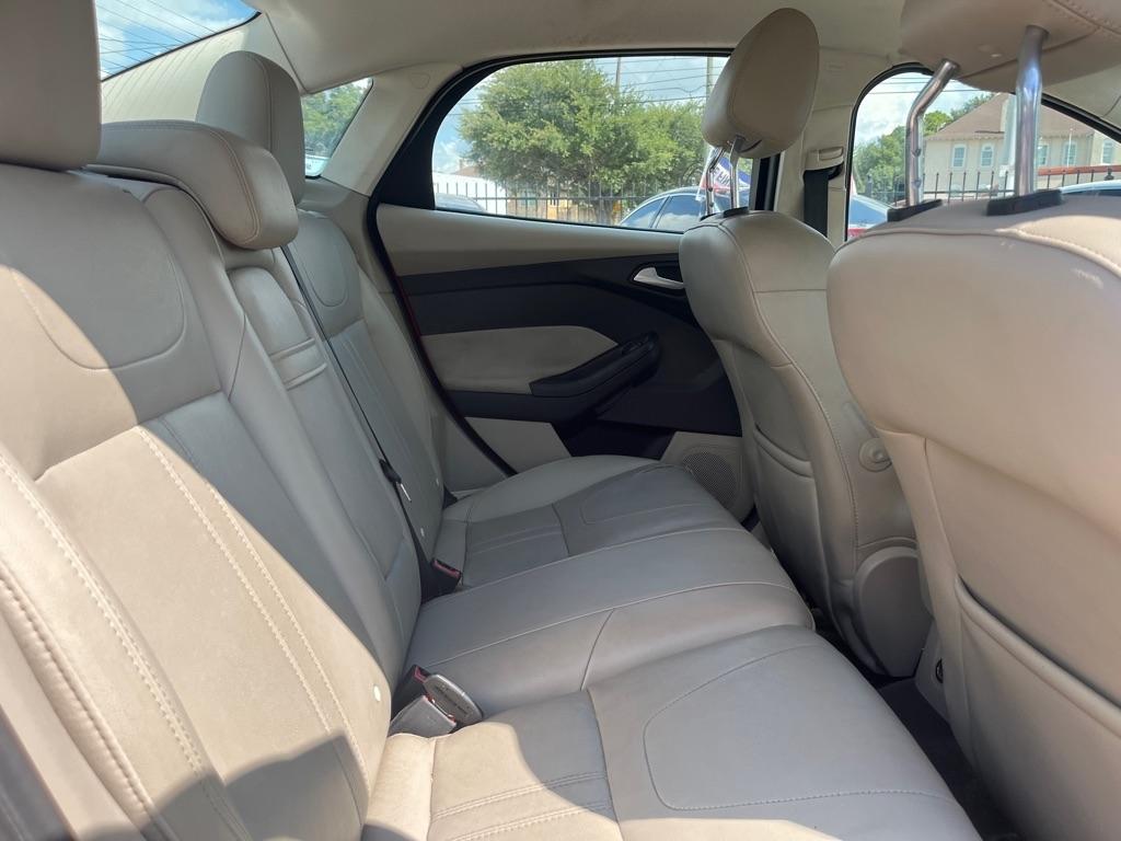 Ford Focus SEL Sedan 2012