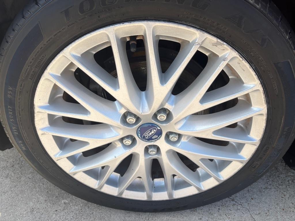 Ford Focus SEL Sedan 2012