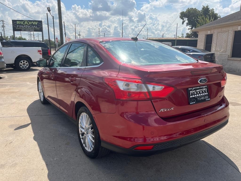 Ford Focus SEL Sedan 2012