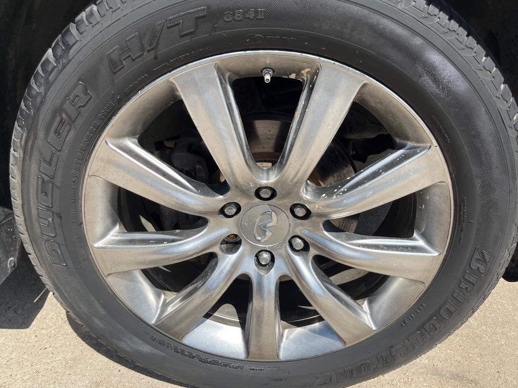 Infiniti QX56 2WD 2012