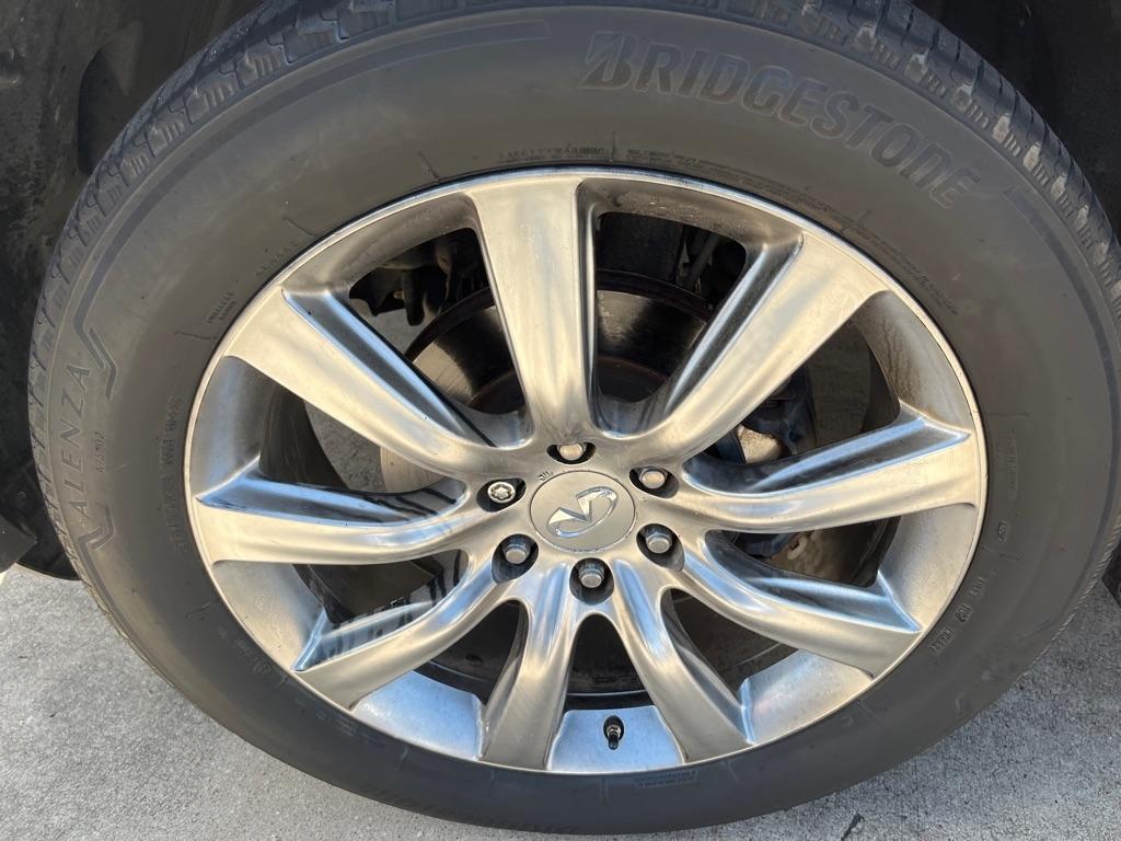 Infiniti QX56 2WD 2012