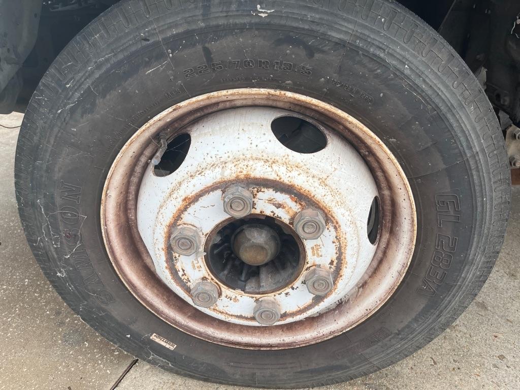 GMC W45042  2002