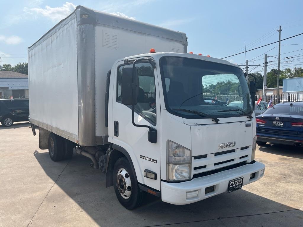 Isuzu NPR  2011