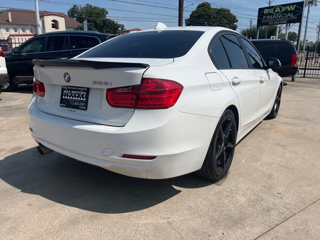 BMW 3-Series 328i Sedan 2014