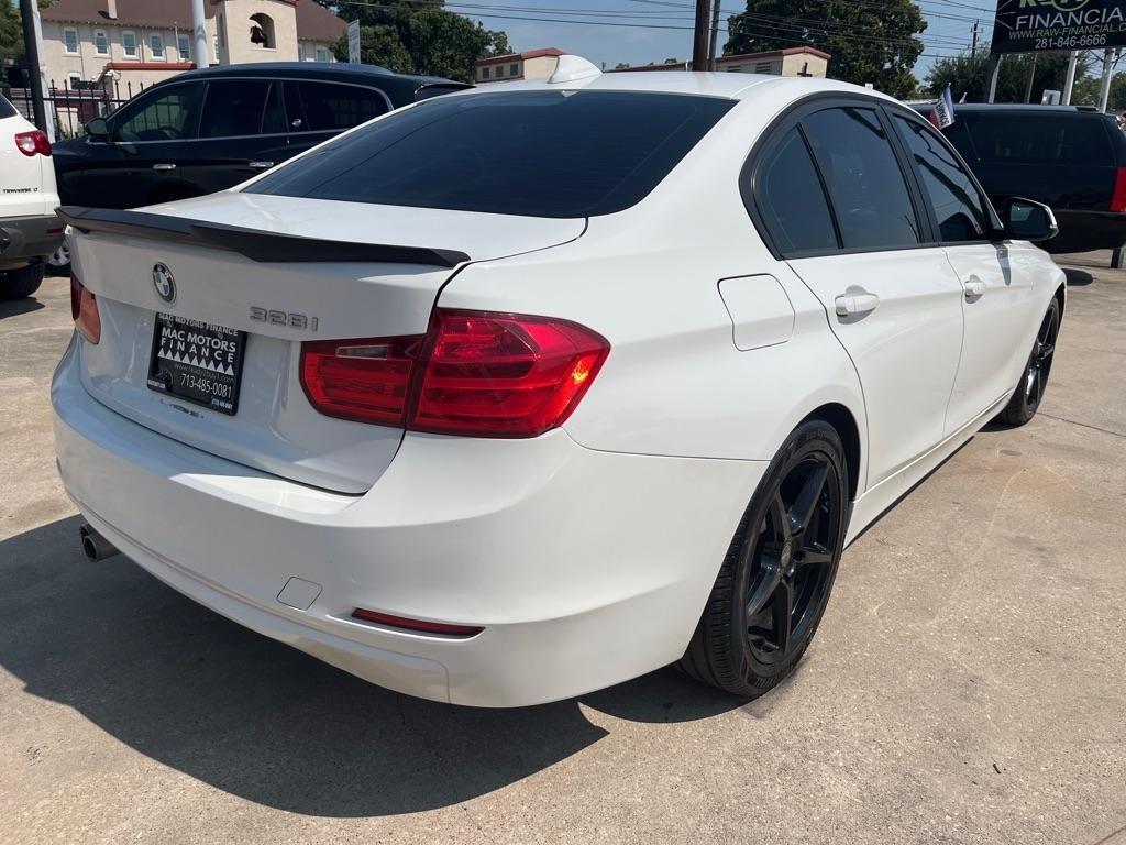 BMW 3-Series 328i Sedan 2014