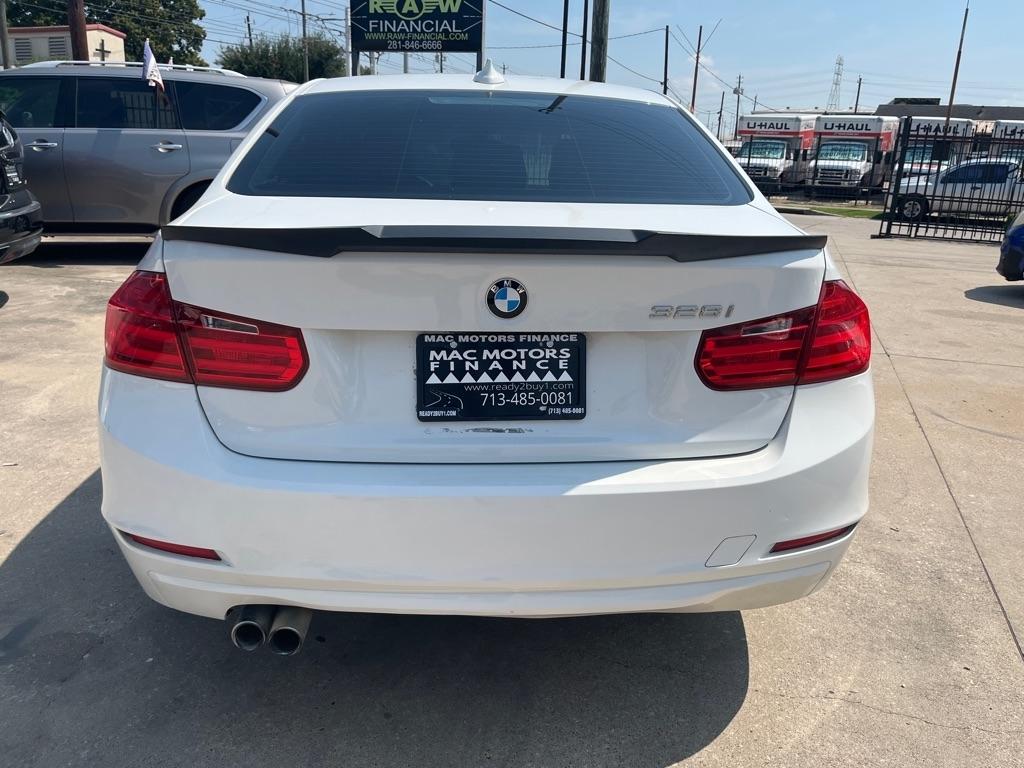 BMW 3-Series 328i Sedan 2014