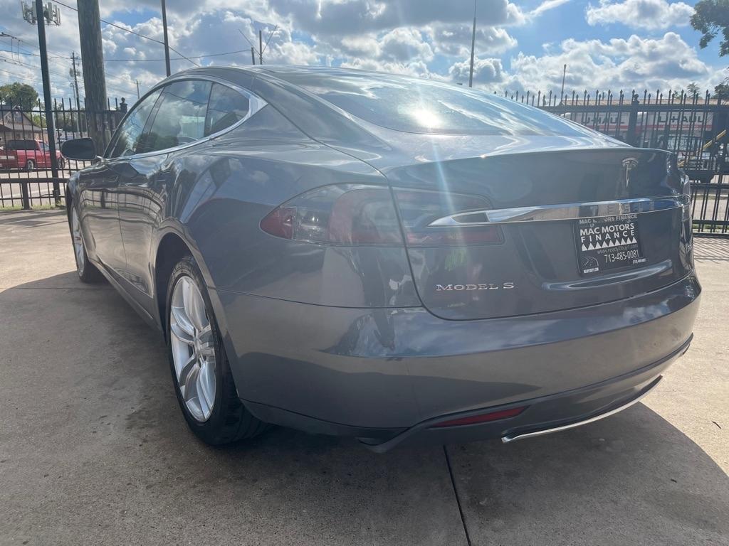 Tesla Model S Signature 2012
