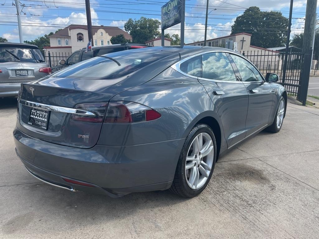 Tesla Model S Signature 2012