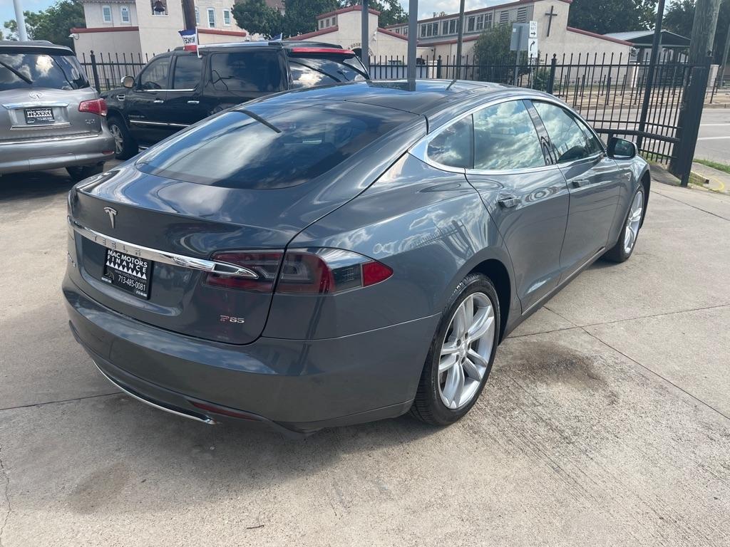 Tesla Model S Signature 2012