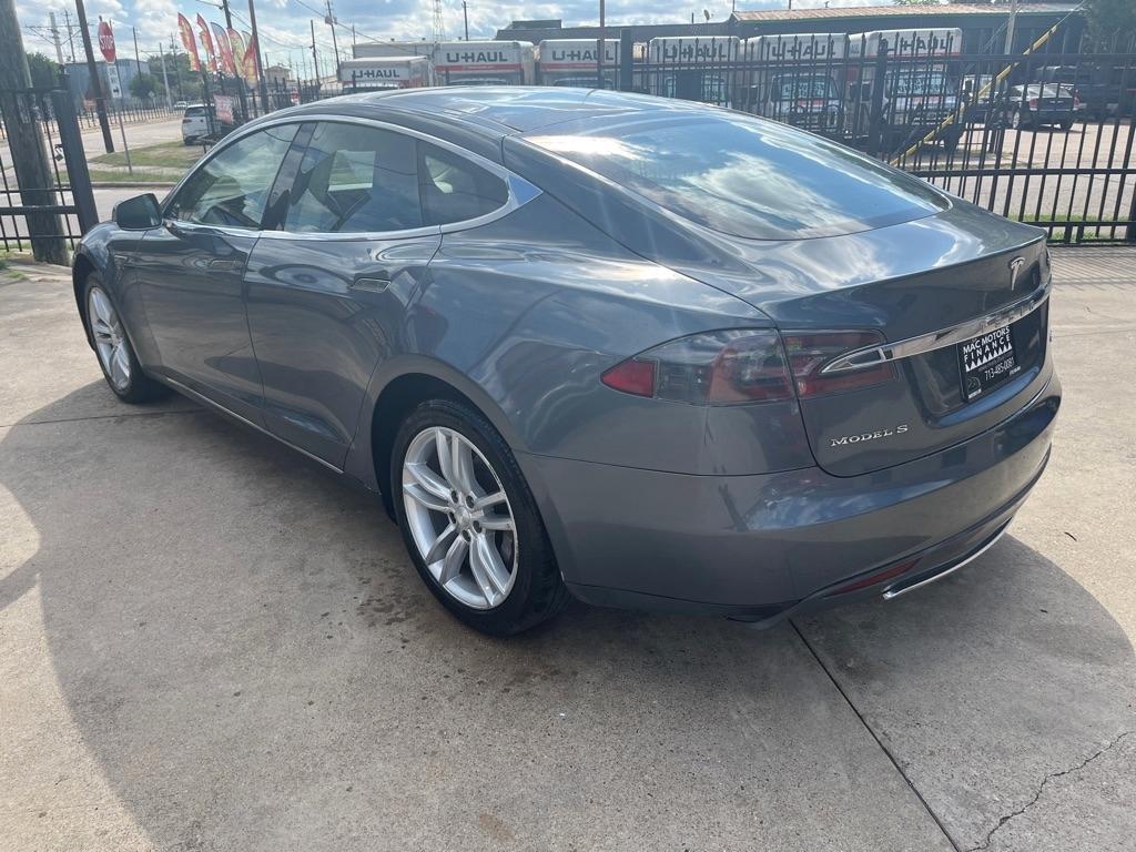 Tesla Model S Signature 2012