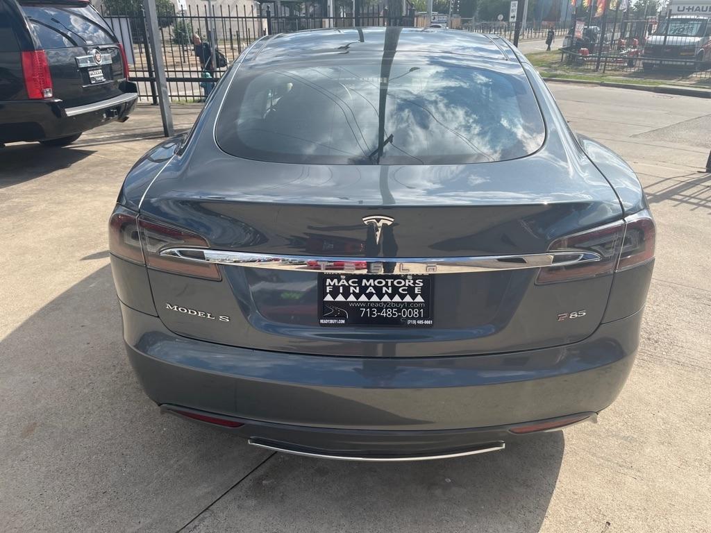 Tesla Model S Signature 2012