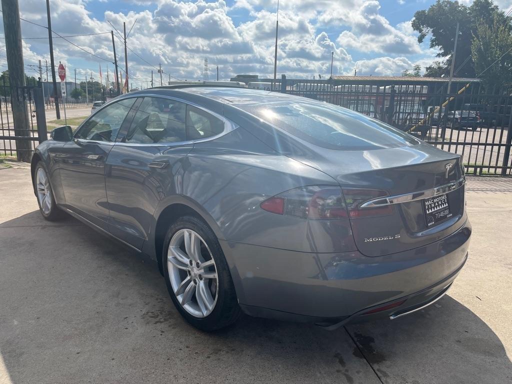 Tesla Model S Signature 2012