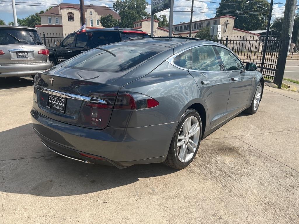 Tesla Model S Signature 2012
