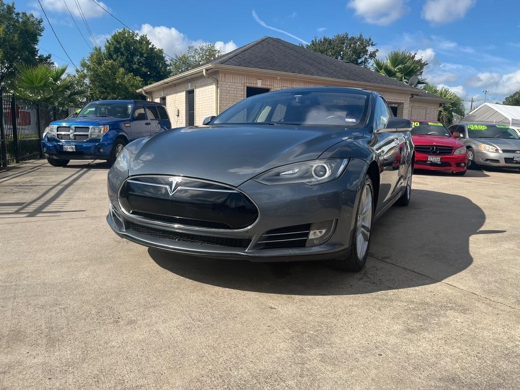 Tesla Model S Signature 2012