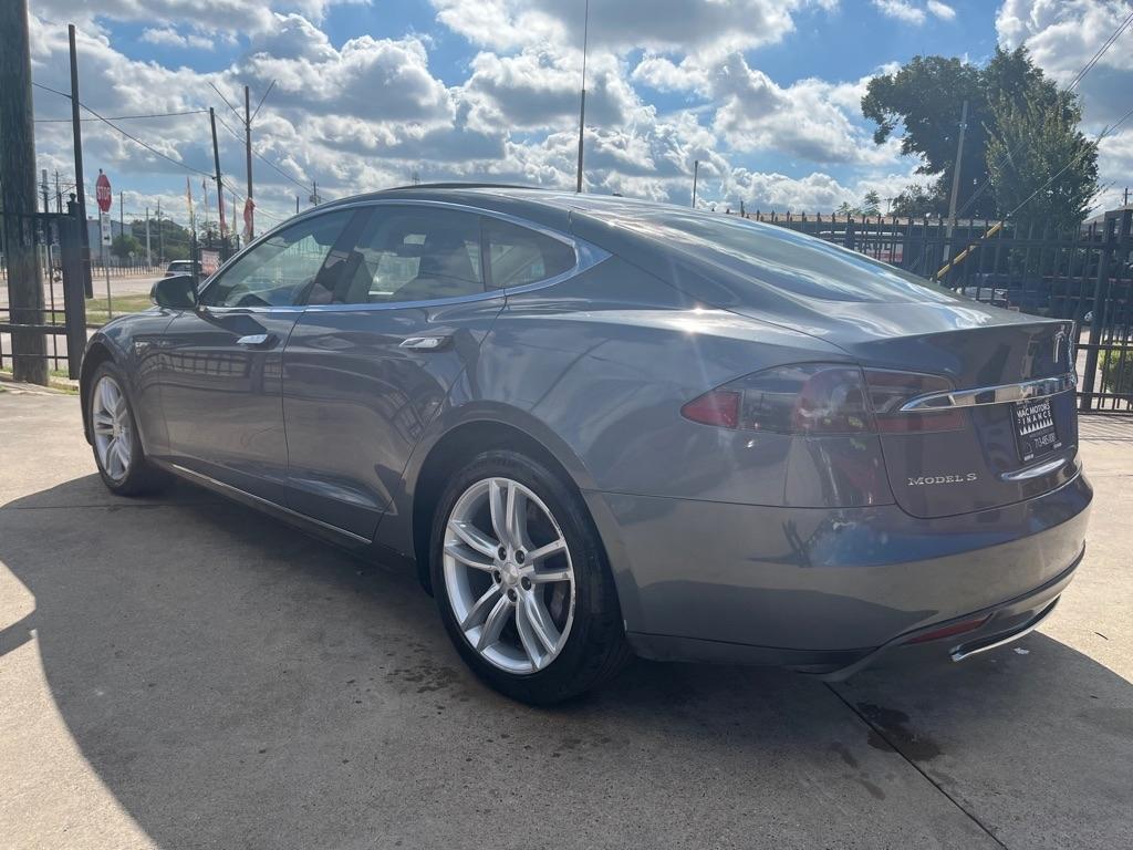 Tesla Model S Signature 2012
