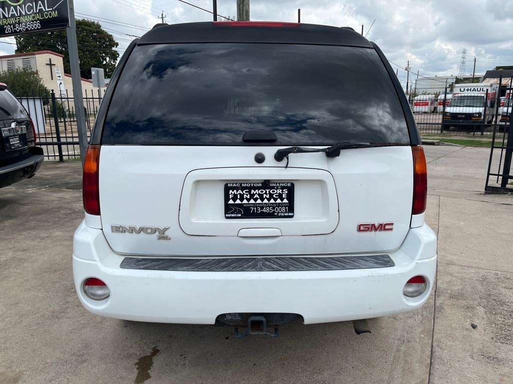 GMC Envoy XL SLE 2WD 2005