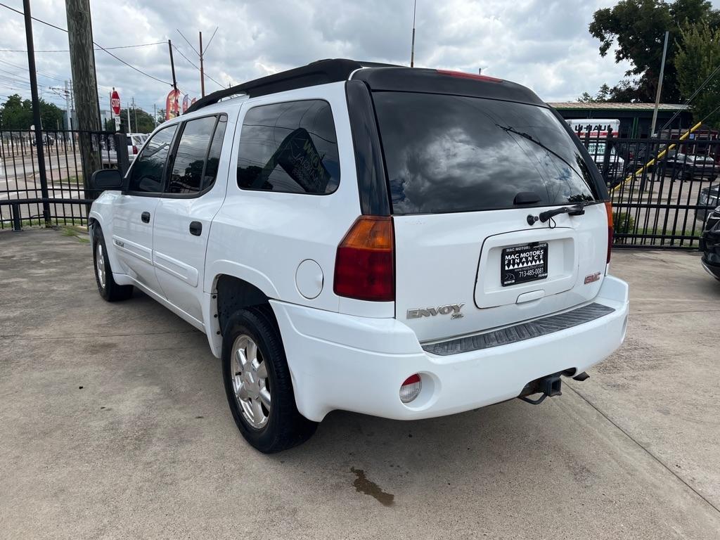 GMC Envoy XL SLE 2WD 2005