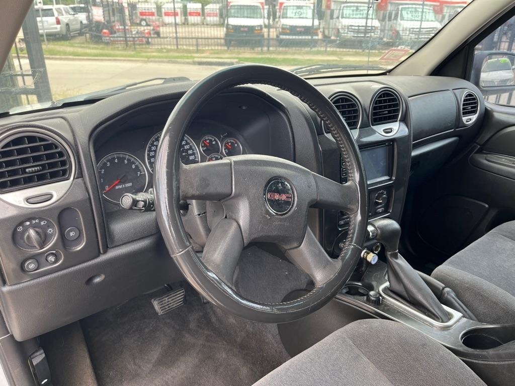 GMC Envoy XL SLE 2WD 2005