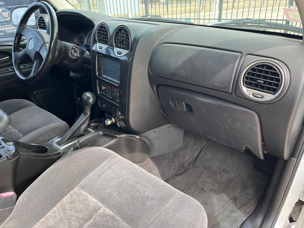 GMC Envoy XL SLE 2WD 2005