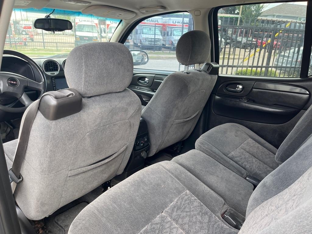 GMC Envoy XL SLE 2WD 2005