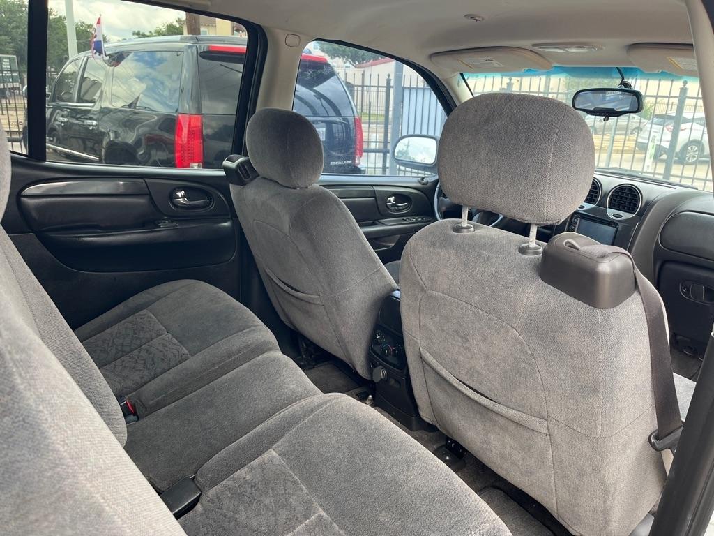 GMC Envoy XL SLE 2WD 2005