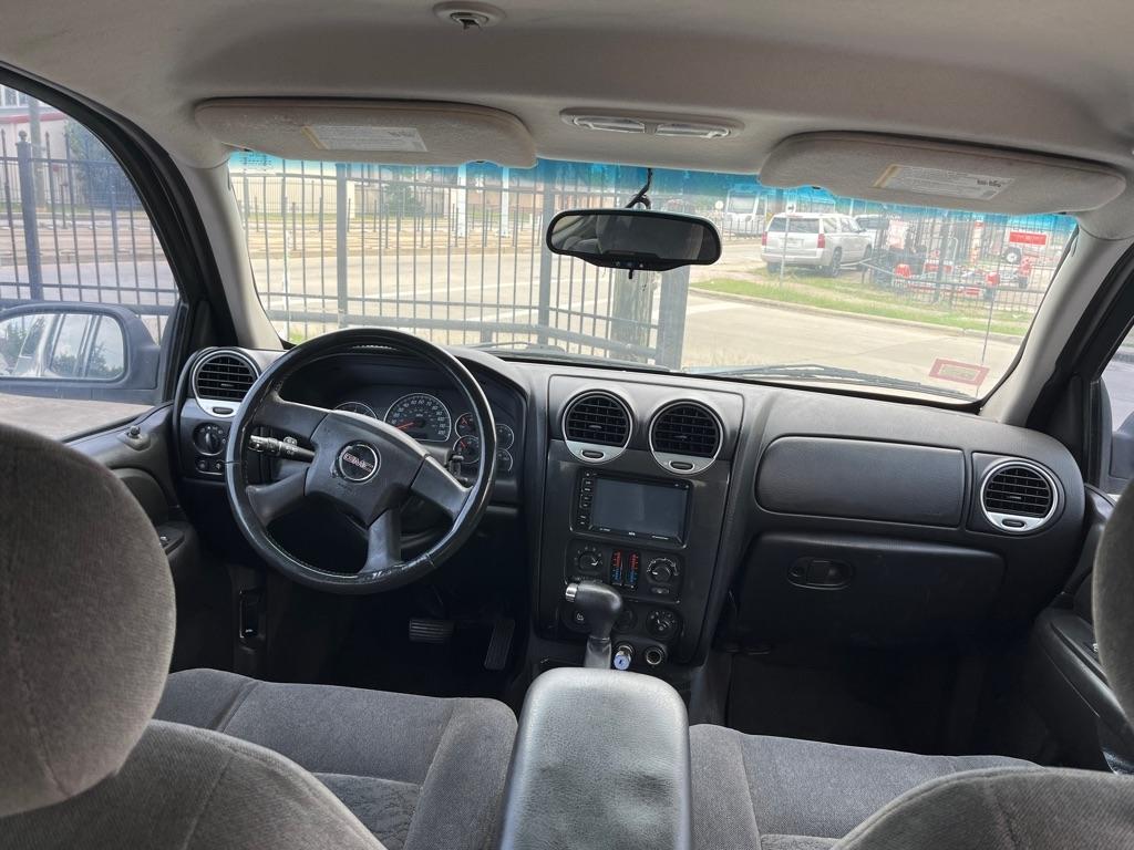 GMC Envoy XL SLE 2WD 2005