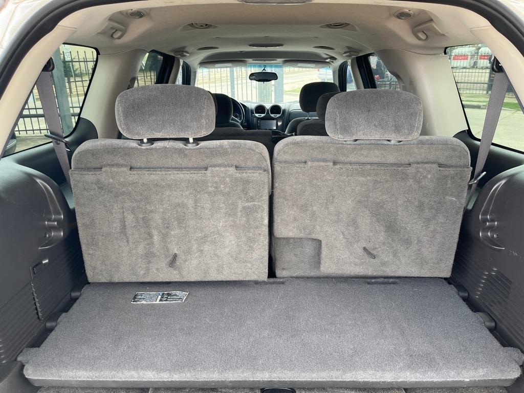 GMC Envoy XL SLE 2WD 2005